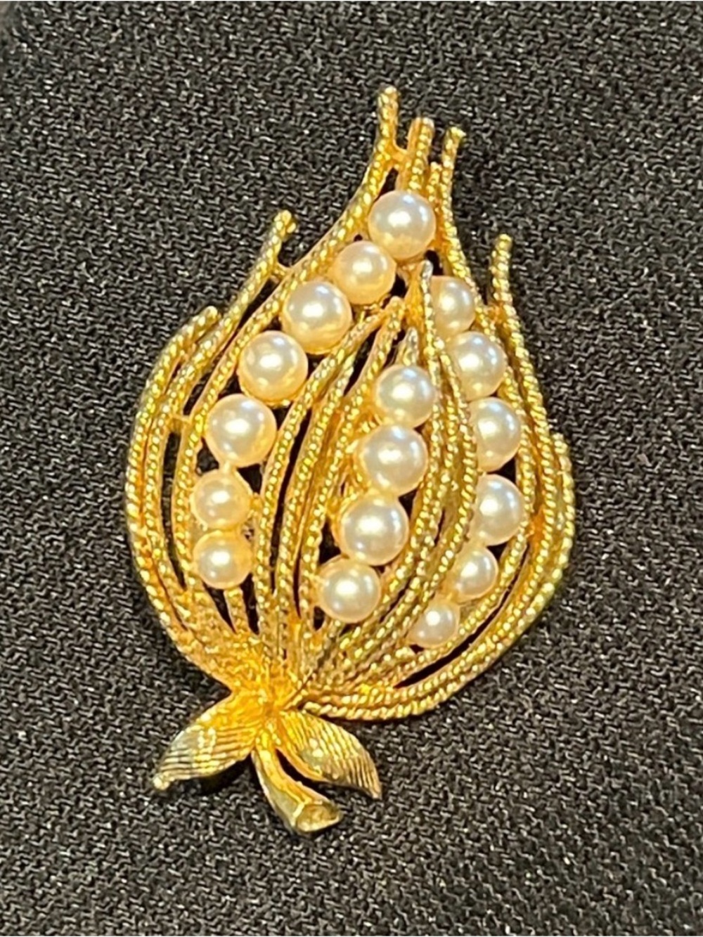 Vintage Signed Lisner Faux Pearl Seed Pod Brooch Gold Tone 1960s